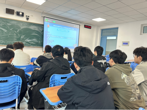 西里西亚学院学生党支部组织师生观看2024年春季学校火灾疏散逃生演练公开课